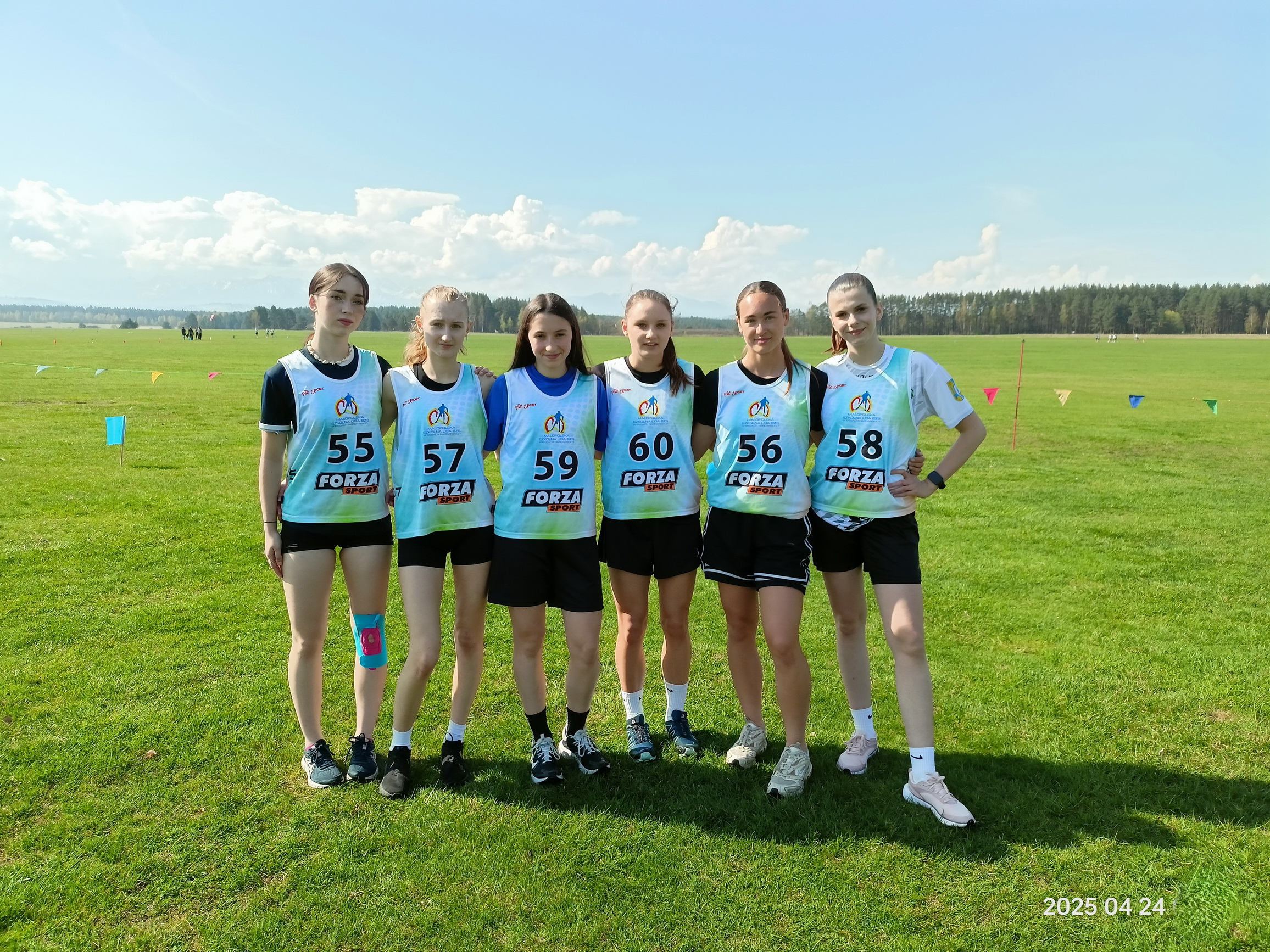 Zdjęcie Biegi przełajowe - finał wojew dziew 04-2025 (3)d2444722-d4f9-484d-9478-2fd50486e9ff.jpg w galerii Finał wojewódzki w Drużynowych Biegach Przełajowych